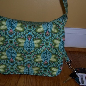 Messenger Bag PDF Sewing Pattern  - Sew Your Own in 3 Sizes - great laptop or diaper bag - instant download