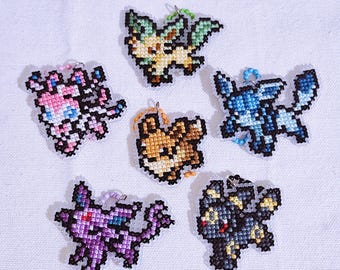 Handgemaakte Pokemon kruissteek sleutelhanger | Eevee Evolutions Espeon, Umbreon