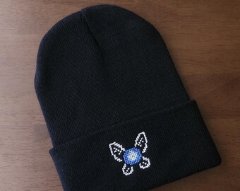 Handgemaakte op Zelda geïnspireerde beanie | Zwarte hoed met sprookjesborduurwerk | Gamer-cosplaycadeau