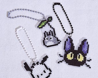 Handgemaakte kruissteeksleutelhanger: Pochacco, Jiji, Totoro Anime Charms