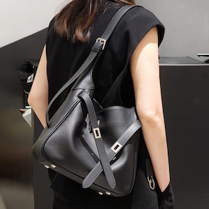 Minimal Leather Shoulder Bag, Leather Tote Bag, Timeless Leather Bucket Bag, Minimal Design Handbag
