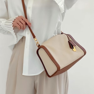 Minimal Baguette Bag, Genuine Leather Bag, Leather Pouch, Casual Leather Bag, Minimal Leather Handbag, Cute Leather Pouch