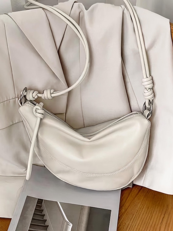 【NONCODE】Romone Croissant Shoulder Crossbag Croissant Shoulder Bags, Coated Canvas Croissant Bags