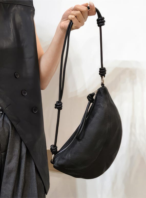 【NONCODE】Romone Croissant Shoulder Crossbag Croissant Shoulder Bags, Coated Canvas Croissant Bags