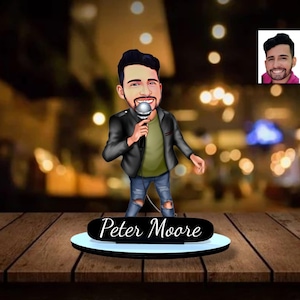 Personalized Wooden Singer Figurine: Custom Cartoon Portrait Gift