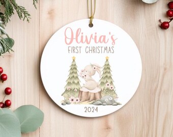 Gepersonaliseerde baby's eerste kerstornament: bos aandenken