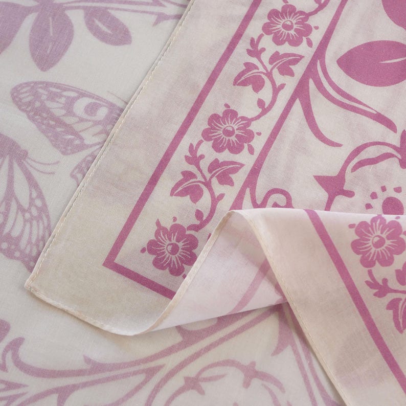 Pastellrosa rosfjärilsblommig bandana mjuk bomullsvoile blommaomslag boho sommarhalsduk present till henne bild 5