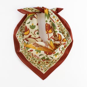 Bandana en voile de coton jaune doré tournesol conçu à l&#39;origine foulard bohème léger et floral floral doux cadeau pour elle