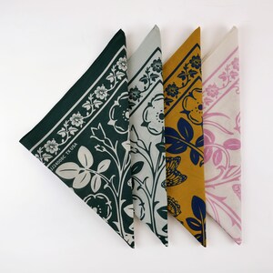 Pastellrosa rosfjärilsblommig bandana mjuk bomullsvoile blommaomslag boho sommarhalsduk present till henne bild 8