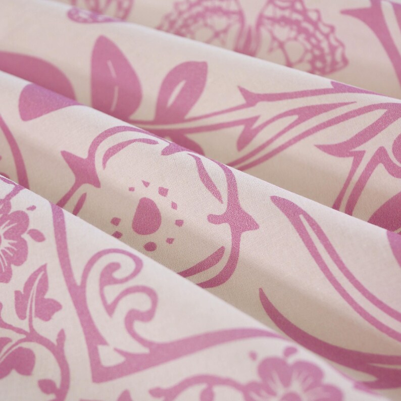 Pastellrosa rosfjärilsblommig bandana mjuk bomullsvoile blommaomslag boho sommarhalsduk present till henne bild 2