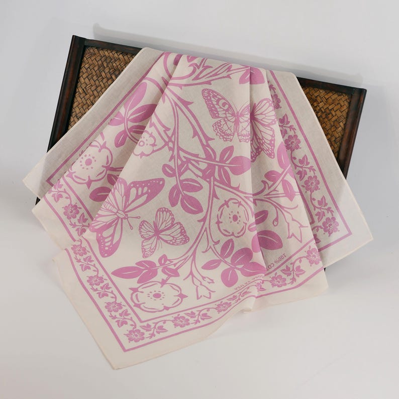 Pastellrosa rosfjärilsblommig bandana mjuk bomullsvoile blommaomslag boho sommarhalsduk present till henne bild 6
