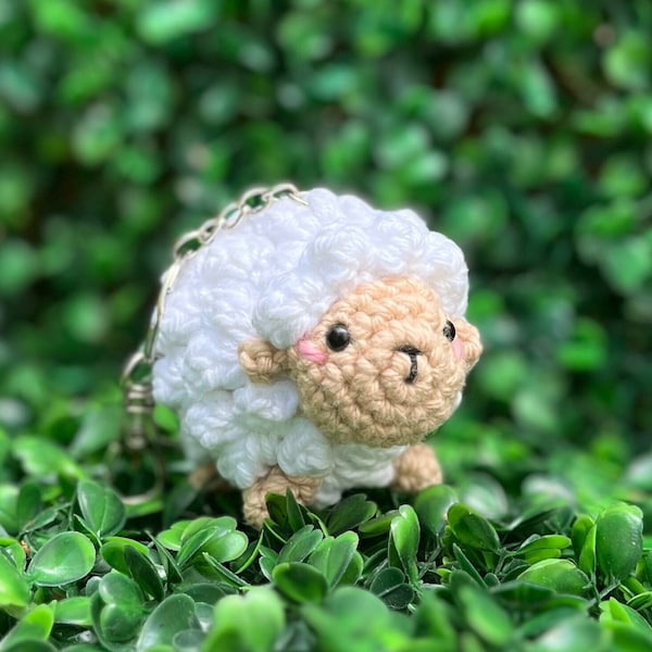 Crochet sheep keychain, Keyring, Cute sheep keychain, Handmade sheep, Bag accessory, gifts, birthday gifts , mother's day gifts,