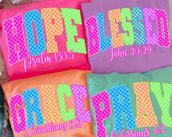 Paquete de Biblia de neón a cuadros (PNG), diseño de gracia, bendición, oración y creencia, Jesús a cuadros (PNG), Jesús cristiano sublimado, diseño de versículos bíblicos