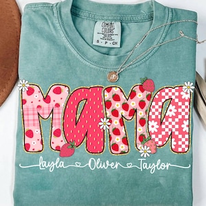 Preppy Mama Strawberry Glitter Png, niedliche Erdbeerblumenmama mit Kindernamen Png, Everyday Png, Benutzerdefinierte Preppy Mama, karierte Sublimation
