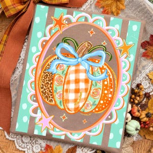 Zucca a righe preppy autunnale glitterata PNG, fiocco floreale a forma di zucca PNG, stagione accogliente di tendenza PNG, camicia autunnale civettuola PNG, spezie di zucca PNG