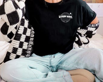 Camiseta con el logo de Stray Kids, camiseta básica de Stray Kids, camiseta sencilla con el logo de SKZ, camiseta unisex de algodón de Stray Kids, camiseta Kpop, camiseta Stray Kids Universe