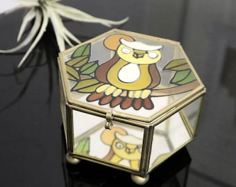 Vintage Brass & Glass Hexagon Shaped Jewelry Box w/ Faux Stained Glass Owl, Hinged Curio Case, Natural History Plant Display, Woodland Decor