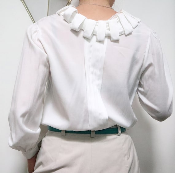 Victorian ruffle hot sale collar blouse