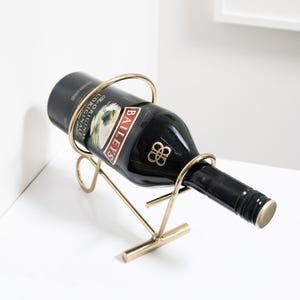 Vintage Brass Abstract Wine Bottle Holder, Modern Minimalist Gold Tone Bar Cart Storage Display, Retro Space Age Kitchen Organizer Wire Rack