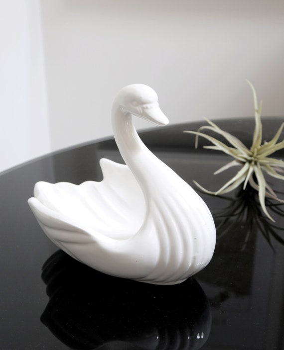 Vintage White Ceramic Swan Trinket Dish, Minimalis