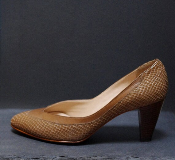 Talons en cuir Vintage beige & marron en peau de serpent, des femmes taille 6, chaussures en cuir kaki, escarpins en cuir véritable, milieu talon aile pointe de bout pointu talons | Design Attrayant
Talons en cuir Vintage beige & & & marron en peau de serpent, des femmes taille 6, chaussures en cuir kaki, escarpins en cuir véritable, milieu talon aile pointe de bout pointu talons | Design Attrayant
920669
