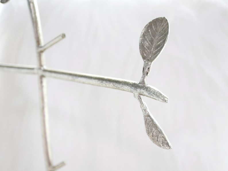 Cast Iron Necklace Display Nature Inspired Vintage Style Silver Tree Branch Jewelry Stand Necklace /& Earring Holder Warm Pewter Silver