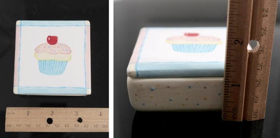 Vintage Birthday Cupcake Ceramic Trinket Box w/ C… - image 3