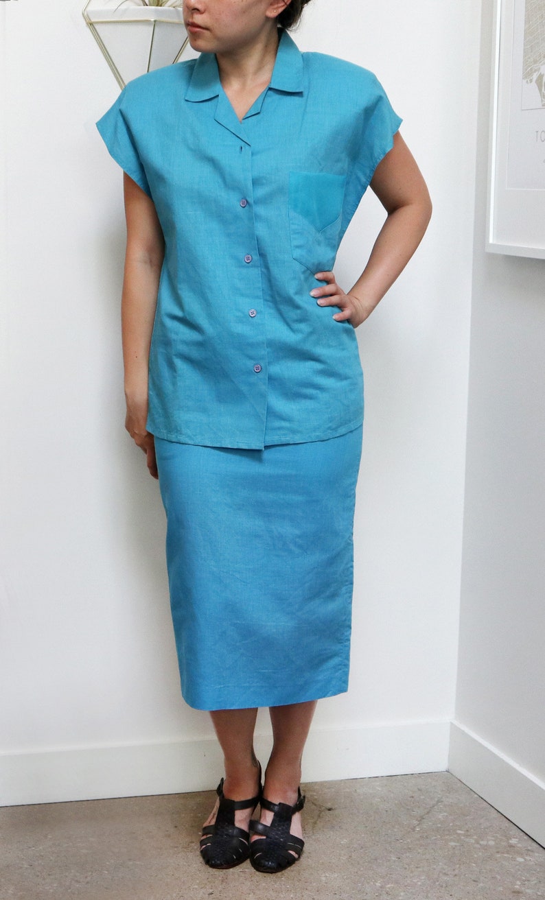 Long Fitted Mid-Calf Length Women/'s Extra Small XS Vintage 70s Cyan Pencil Skirt Minimalist Style Vibrant Sky Blue Summer Skirt