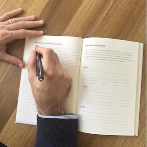 The Mindset Journal - Guided journal by The Momentum Way