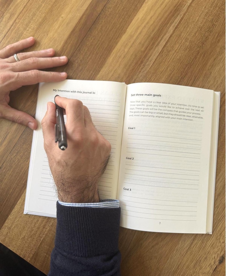 The Mindset Journal - Guided journal by The Momentum Way