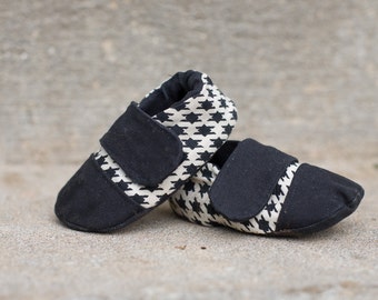 Tiny Toes Soft Shoes PDF sewing pattern. 4 Shoes in 1. Boy, Girl, Unisex. Size 0-24 Months