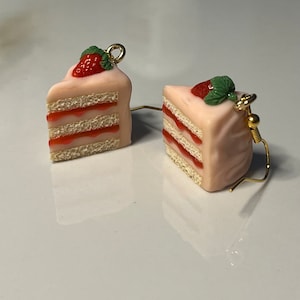 CAKE! // Polymer Clay Earrings // Food Earrings // Simulation Food // Jewelry