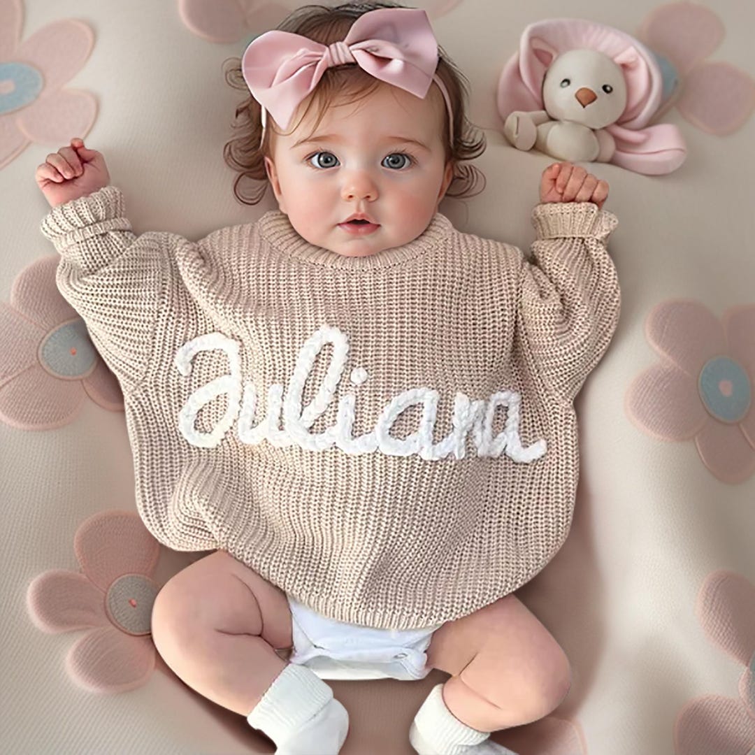 Suéter con nombre bordado a mano para bebé, sudadera para niño - Main Image