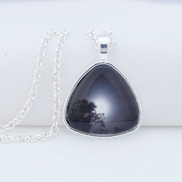 Collar colgante de luna llena, tono de plata brillante, fotografía, joyería de fotos, colgante triángulo