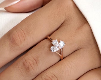 Minimalist Three Stones Pear Shaped Ring, 14K Solid Gold Moissanite Ring, Delicate Promise Ring for Her, Elegant Stackable Ring for Women