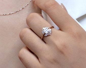 Starburst Halo Engagement Ring, 14K Solid Gold Moissanite Wedding Ring, Delicate Promise Ring for Her, Elegant Anniversary Ring for Women