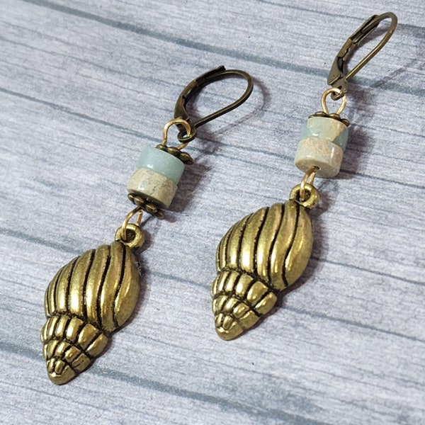 Bechy Sea Shell Earrings, Rustic Ocean Earrings, Dangle Sea Earrings, Little Beach Earrings, Bronze Seashell Earrings
