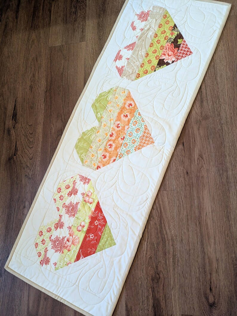 Take Heart Table Runner, Fig Tree Somerset - Etsy