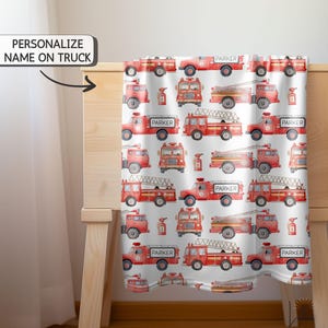 Koc strażacki z imieniem i spersonalizowaną pościelą, prezent urodzinowy dla małego chłopca, pomysł na prezent z motywem strażaka, przytulny koc z aksamitu, miękki i pluszowy