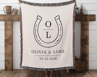 Western Wedding Woven Blanket Personalized Custom Names Date Horseshoe Monogram Couple Gift Ranch Cotton Barn Wedding Signage Tapestry Throw