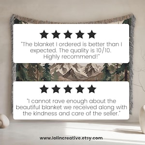 Peut inclure: Un plaid tiss&eacute; pr&eacute;sentant un paysage de montagnes et de for&ecirc;t avec des bords &agrave; franges. Deux encadr&eacute;s blancs superpos&eacute;s affichent chacun cinq &eacute;toiles noires et le texte : The blanket I ordered is better than I expected. The quality is 10/10. Highly recommend! et I cannot rave enough about the beautiful blanket we received along with the kindness and care of the seller.