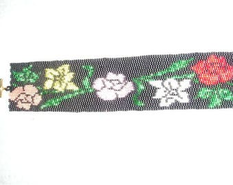 2 Drop Peyote Roses and Lilies Filet Cuff