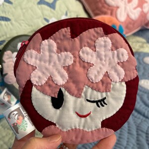 100 % HANDGEMACHT, hawaiianische gesteppte Puppentasche, Zubehöretui, Pillenetui, gesteppte Baumwolltasche, Zubehöretui, Medikamentenetui, Kosmetiktasche, Puppendesign, beliebt auf Hawaii