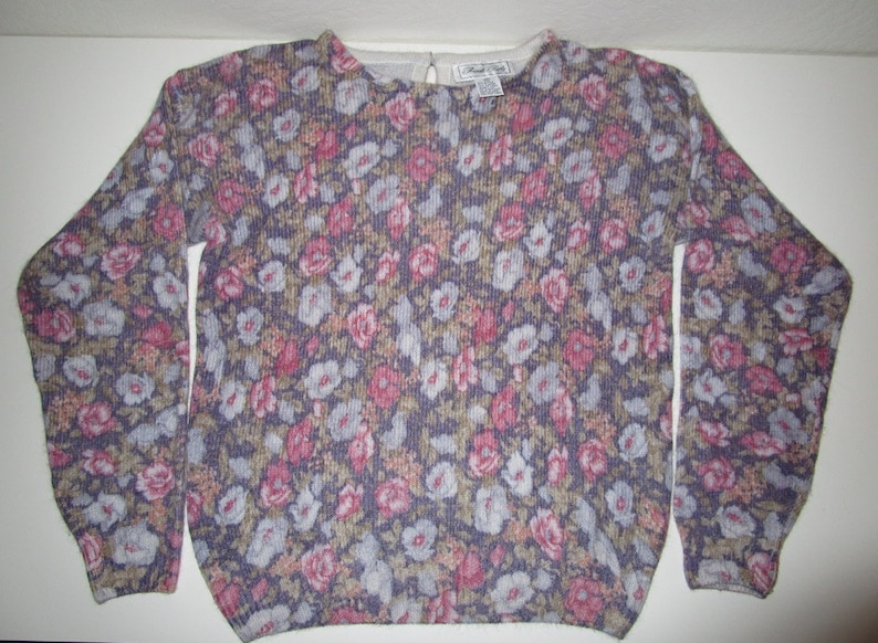 Soft Silk Angora Blend Floral Sweater by Private Party Vintage 80/'s Lavender and Pink Size Medium