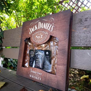 Jack Daniels broken bottle art - Resin Art - Wall Decor - Jack Daniels glass - Home Decor