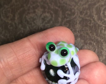 Lampwork froggie glass bead