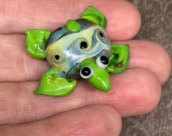 Lampwork turtle bead