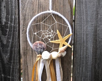 Mini Ocean Dreamcatcher, Beach Dreamcatcher, Shell Ornaments, Beach Decor, Coastal Decor, Beach House, Boho Decor, Gypsy Decor, Wall Art