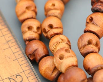 Wood skull beads. Skull bracelet. 10mm beads. Brown beaded bracelet. Beadwork, Jewelry making, Jewelry supply. DIY.