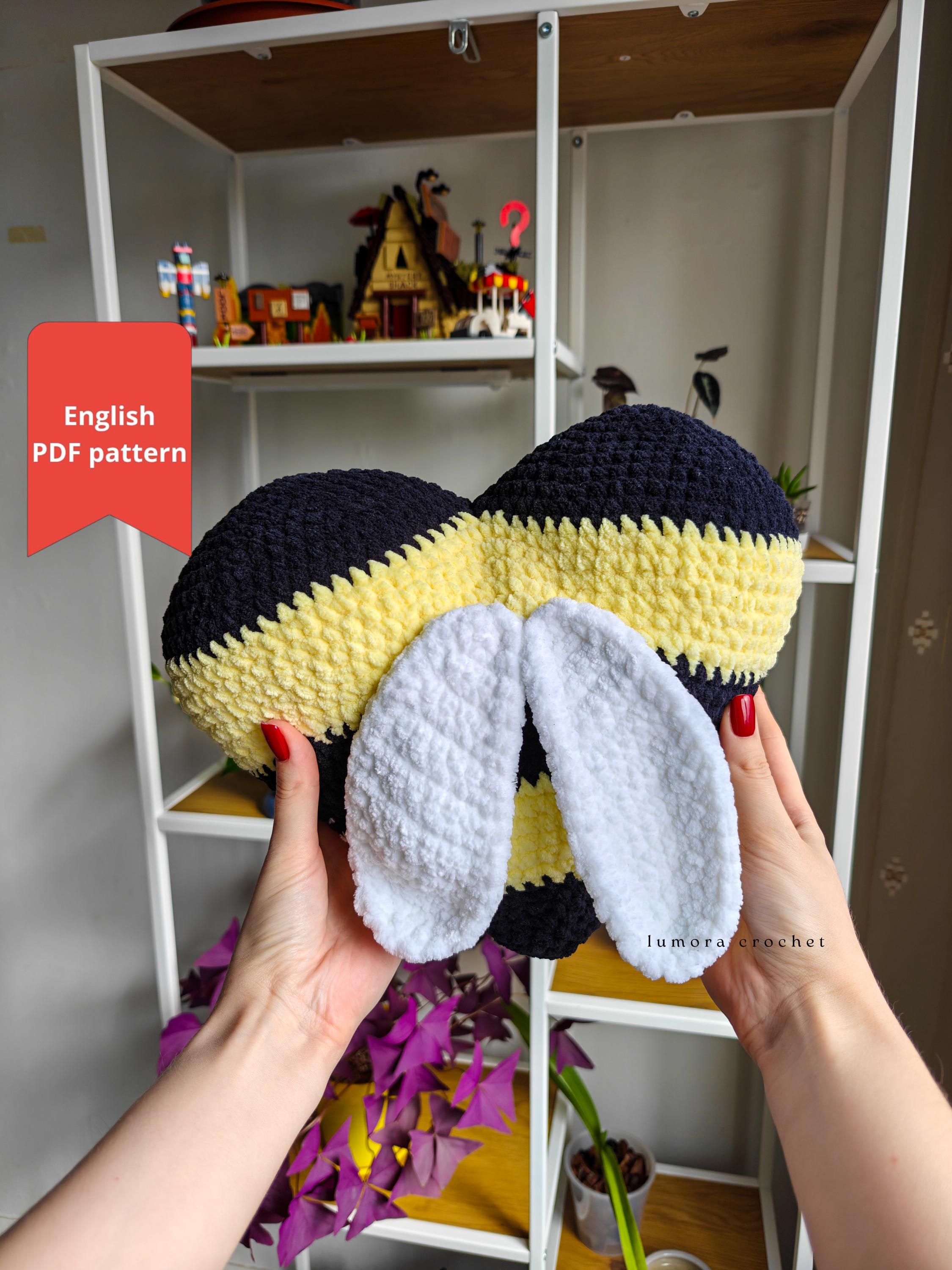 Bee Heart Pillow Crochet Pattern